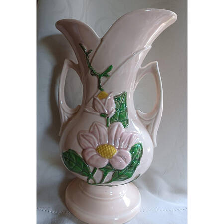 Magnolia (Glossy) 10" Handled Vase