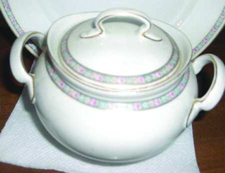 HUT1411 Sugar Bowl & Lid