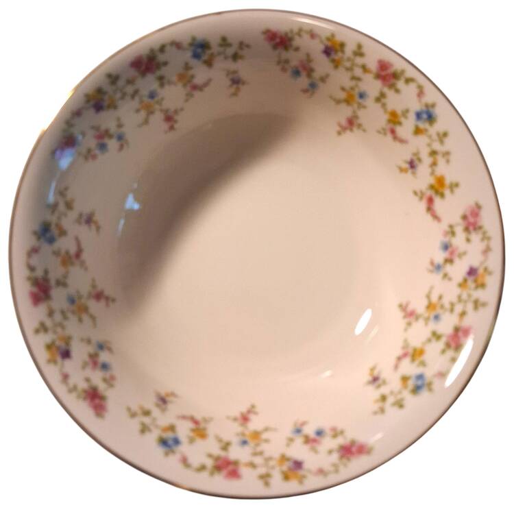 Coquette Cream 8" Round Vegetable Bowl