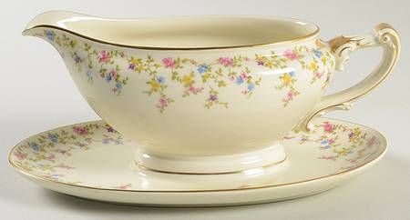 Coquette Cream Gravy Boat with Attached Underplate