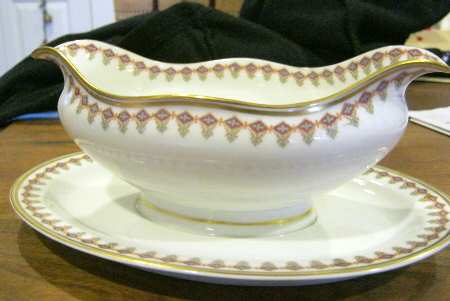 Schleiger 936-1 Gravy Boat with Attached Underplate