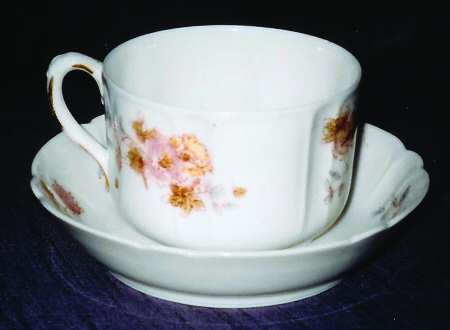 H3043 Flat Cup & Saucer Set