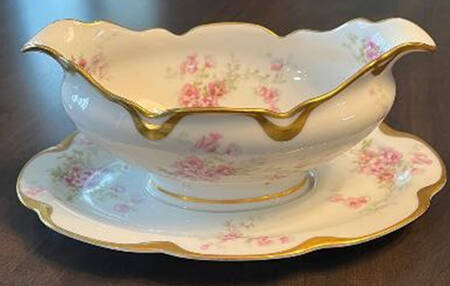 Schleiger 1173-4 Gravy Boat with Attached Underplate