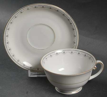 HWC29 Footed Cup & Saucer Set