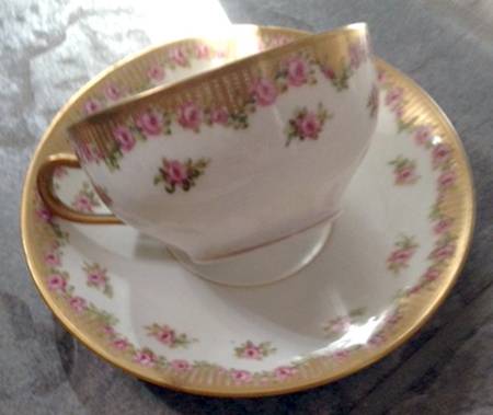 H3076 Flat Cup & Saucer Set