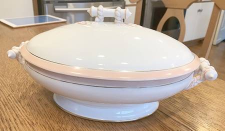 H3089 Oval Covered Vegetable