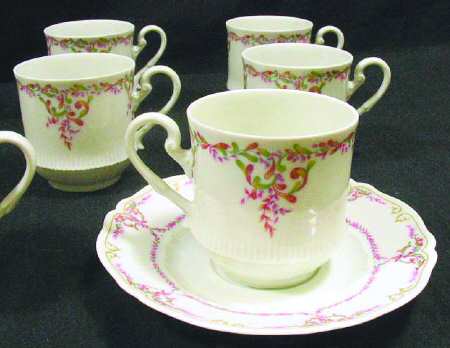Carignan Footed Cup & Saucer Set