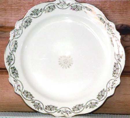 Century's Three Daisy (Gold Trim) by Homer Laughlin 