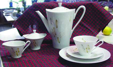 04101 Flat Cup & Saucer Set