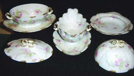 H3112 Gravy Boat with Attached Underplate