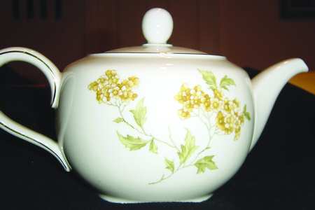 7929 Teapot & Lid