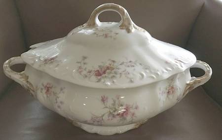 H3126 Tureen &  Lid