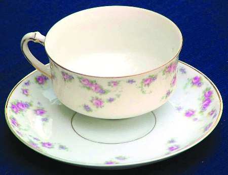 HC911 Footed Cup & Saucer Set