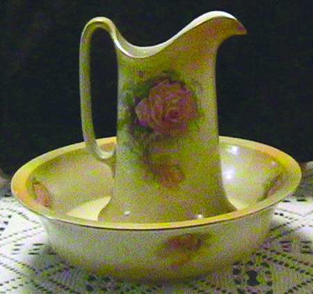 D178 Small Pitcher & Bowl Set