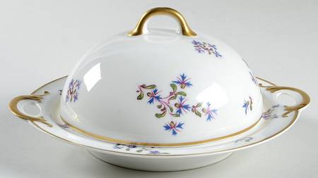 Schleiger 477-4 Round Covered Butter with Strainer