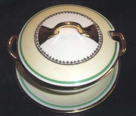 HUT1484 Sauce Boat & Lid with Underplate