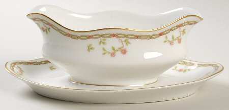 Schleiger 1094 Gravy Boat with Attached Underplate