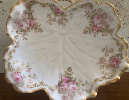 Schleiger 488-2 Leaf Shaped Dish