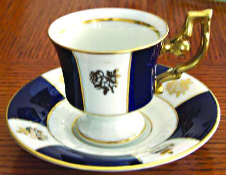 HC922 Footed Cup & Saucer Set