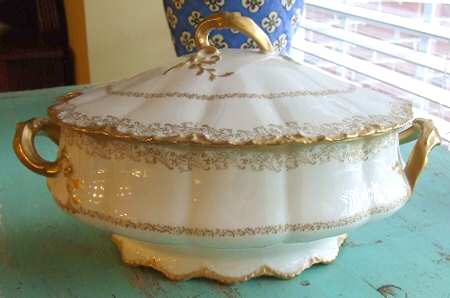 H3238 Tureen &  Lid