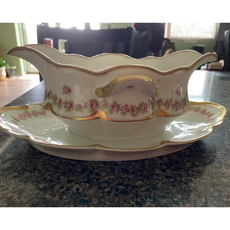 Schleiger 873-2 Gravy Boat with Attached Underplate