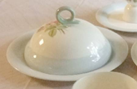 HLC3559 Round Covered Butter