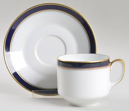 605225 Flat Cup & Saucer Set