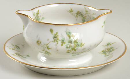 Schleiger 150-14 Round Gravy Boat/Attached Underplate
