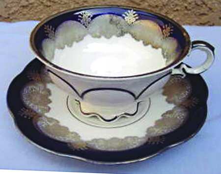 07775 Footed Cup & Saucer Set