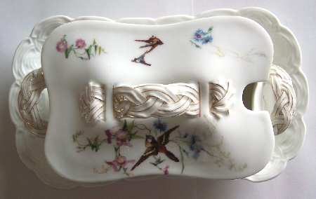 H3278 Gravy Boat w/Attached Underplate & Lid