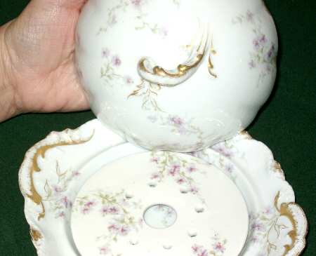 Schleiger 314-8 Round Covered Butter with Strainer