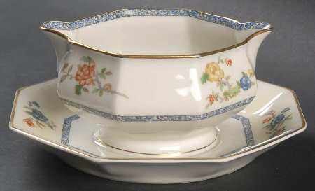 H3304 Gravy Boat with Attached Underplate