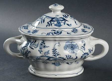 Blue Danube Sauce Boat & Lid