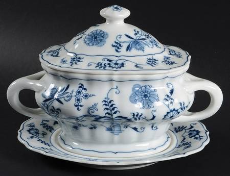 Blue Danube Sauce Boat & Lid with Underplate