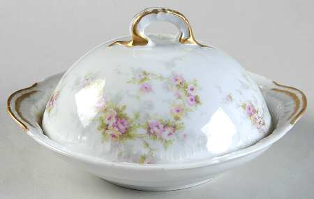 Schleiger 149-12 Round Covered Butter with Strainer