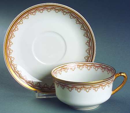 H3364 Oversized Cup & Saucer Set