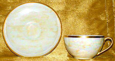 HUT1618 Flat Cup & Saucer Set