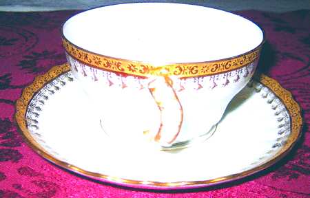 H3382 Flat Cup & Saucer Set