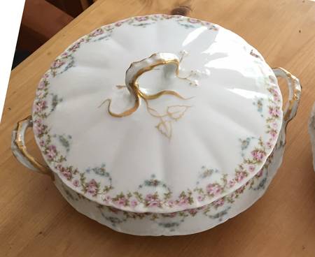 Schleiger 877-5 Round Covered Vegetable