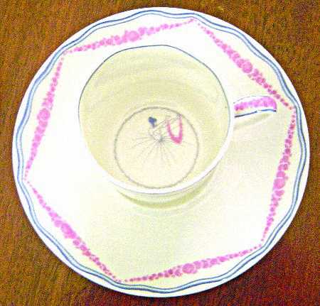 H3404 Flat Cup & Saucer Set