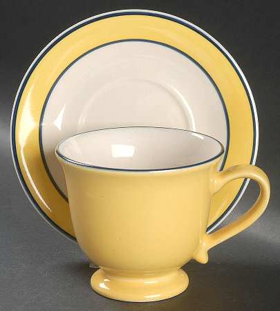 HMQ27 Footed Cup & Saucer Set
