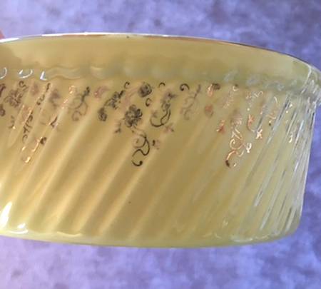 Gold Label Kitchen Ware Squiggle 7" Round 3 Pint French Baker