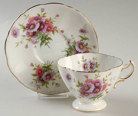 4149 (Scalloped) Footed Cup & Saucer Set