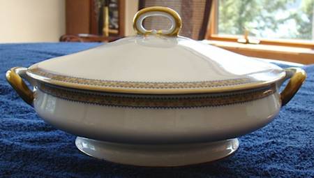 H3413 Round Covered Vegetable