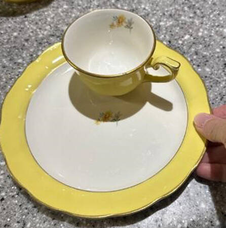 Buttercup No 2 Coffee Set (Scallop) Snack Plate & Cup Set