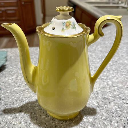 Buttercup No 2 Coffee Set (Scallop) Coffee Pot & Lid