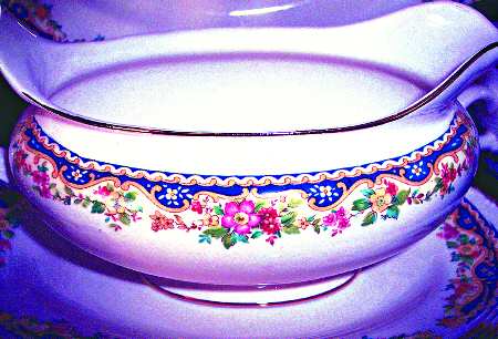 N1403 Gravy Boat with Attached Underplate