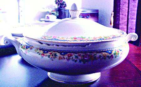 N1403 Round Covered Vegetable