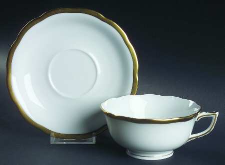 Gwendolyn Footed Cup & Saucer Set
