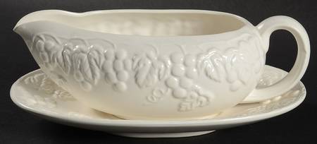 HGM4 Gravy Boat & Underplate